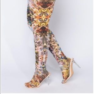 Pretty legging with feet in